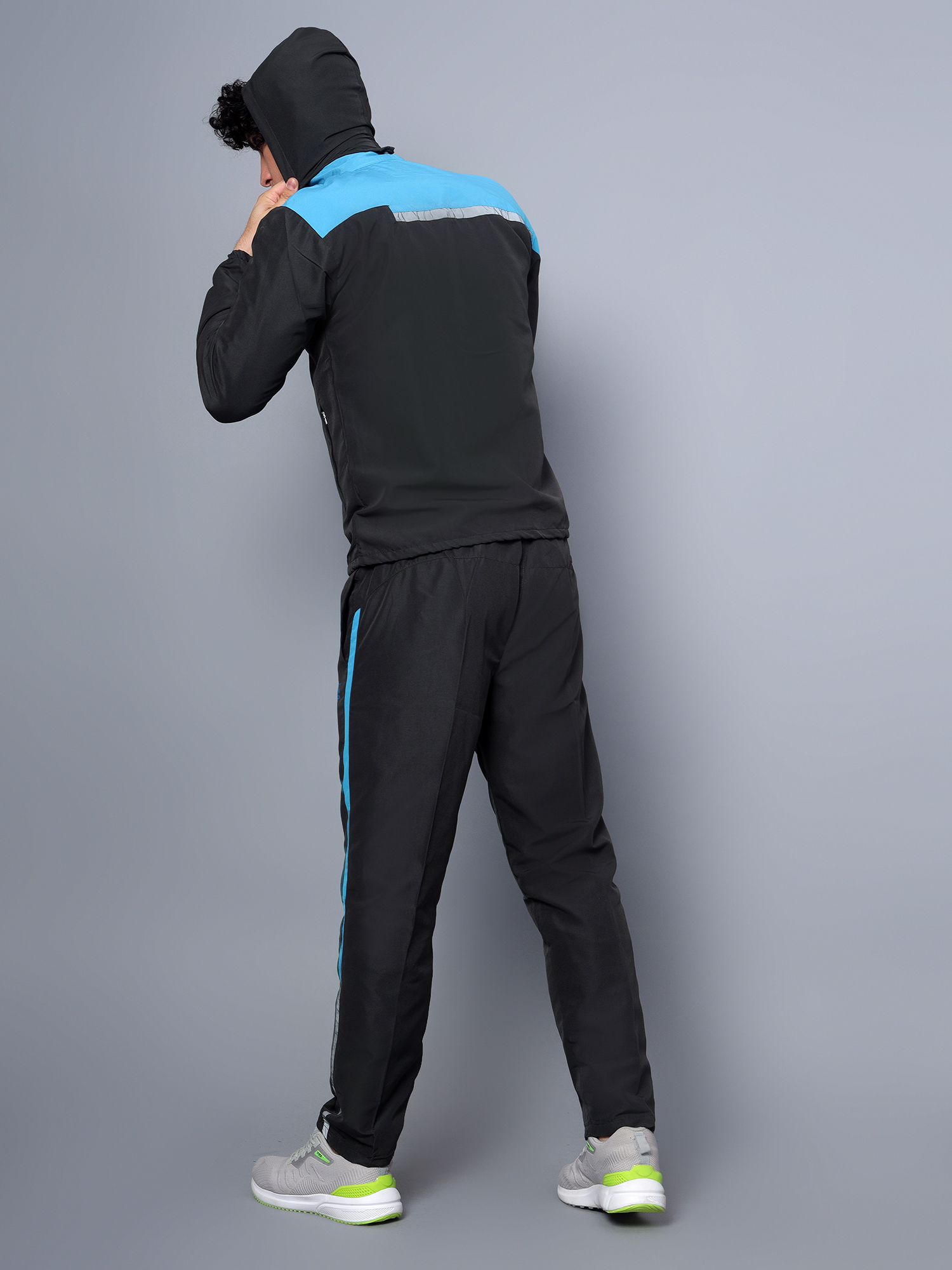 Men's Tracksuit  421B-Black/Cyan-XL-TZ